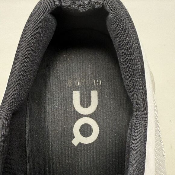 On Cloudflow X 3 Running Shoes Mens 9 White Mesh Comfort Sneakers FLAWS READ - Picture 12 of 16